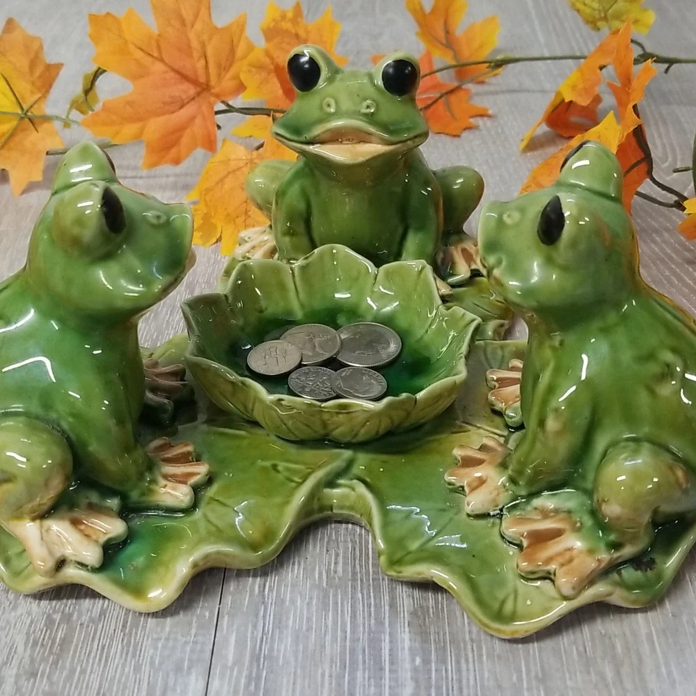 Frogs on lilypads candle holder
